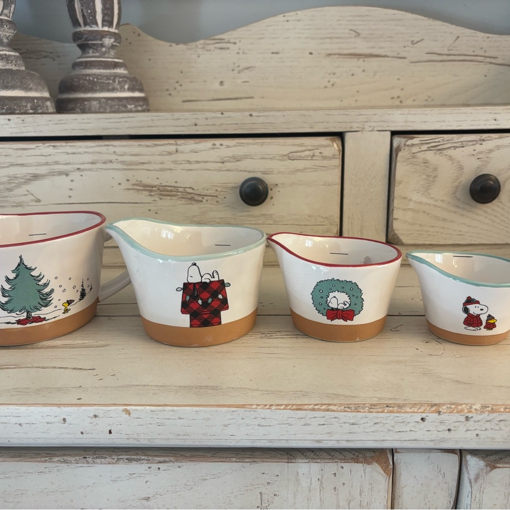 Rae Dunn Snoopy Holiday Measuring Cups